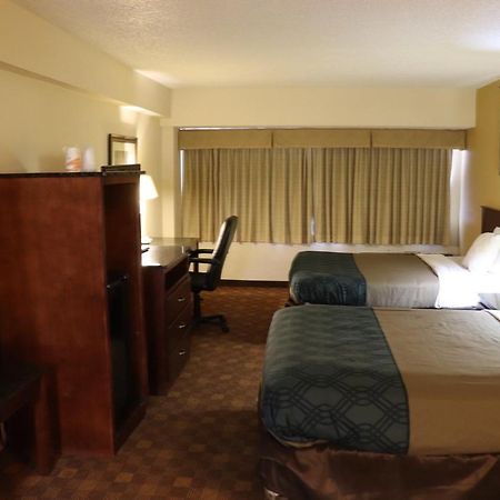 Rodeway Inn Sandston Exteriér fotografie