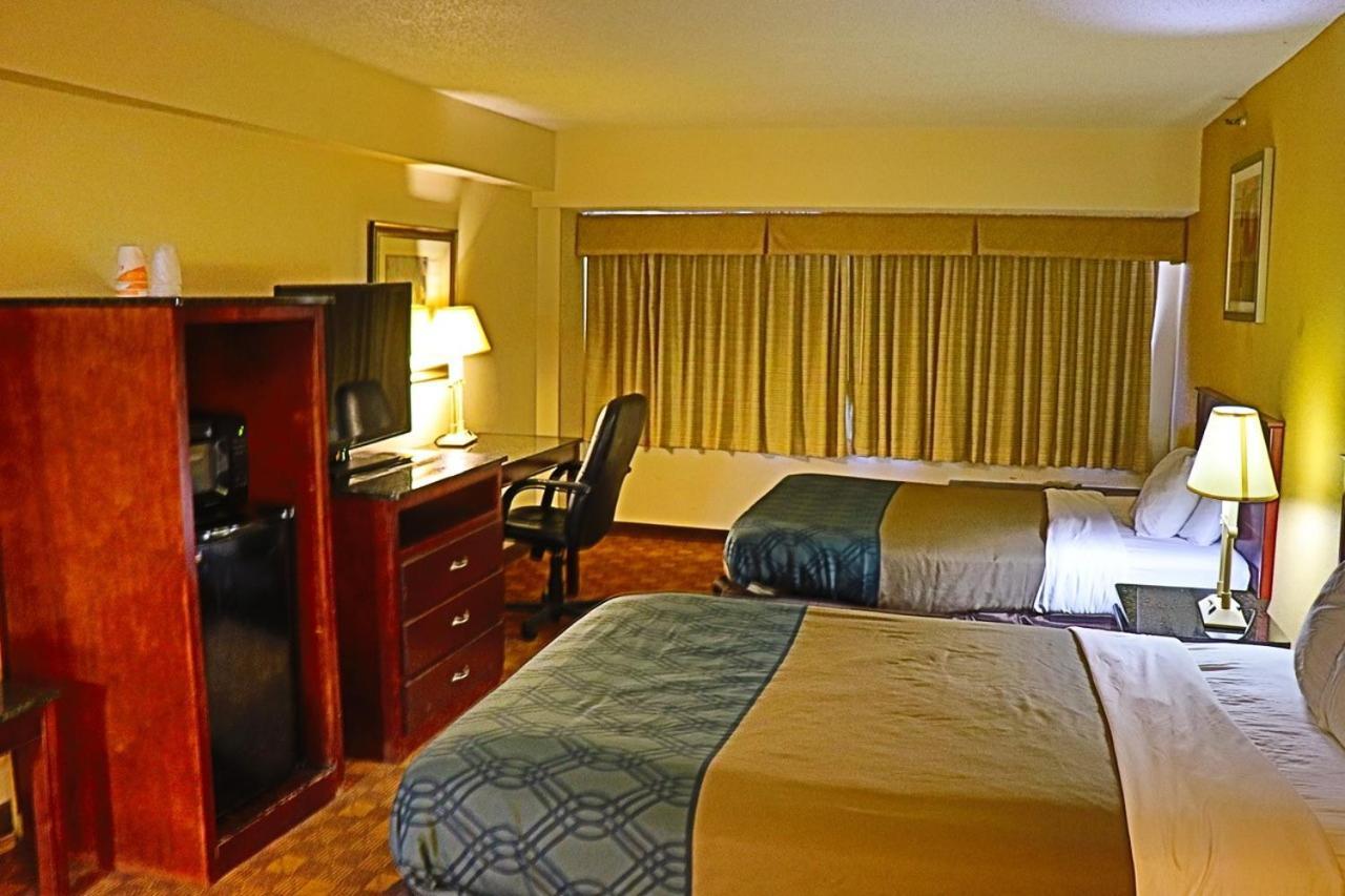 Rodeway Inn Sandston Exteriér fotografie