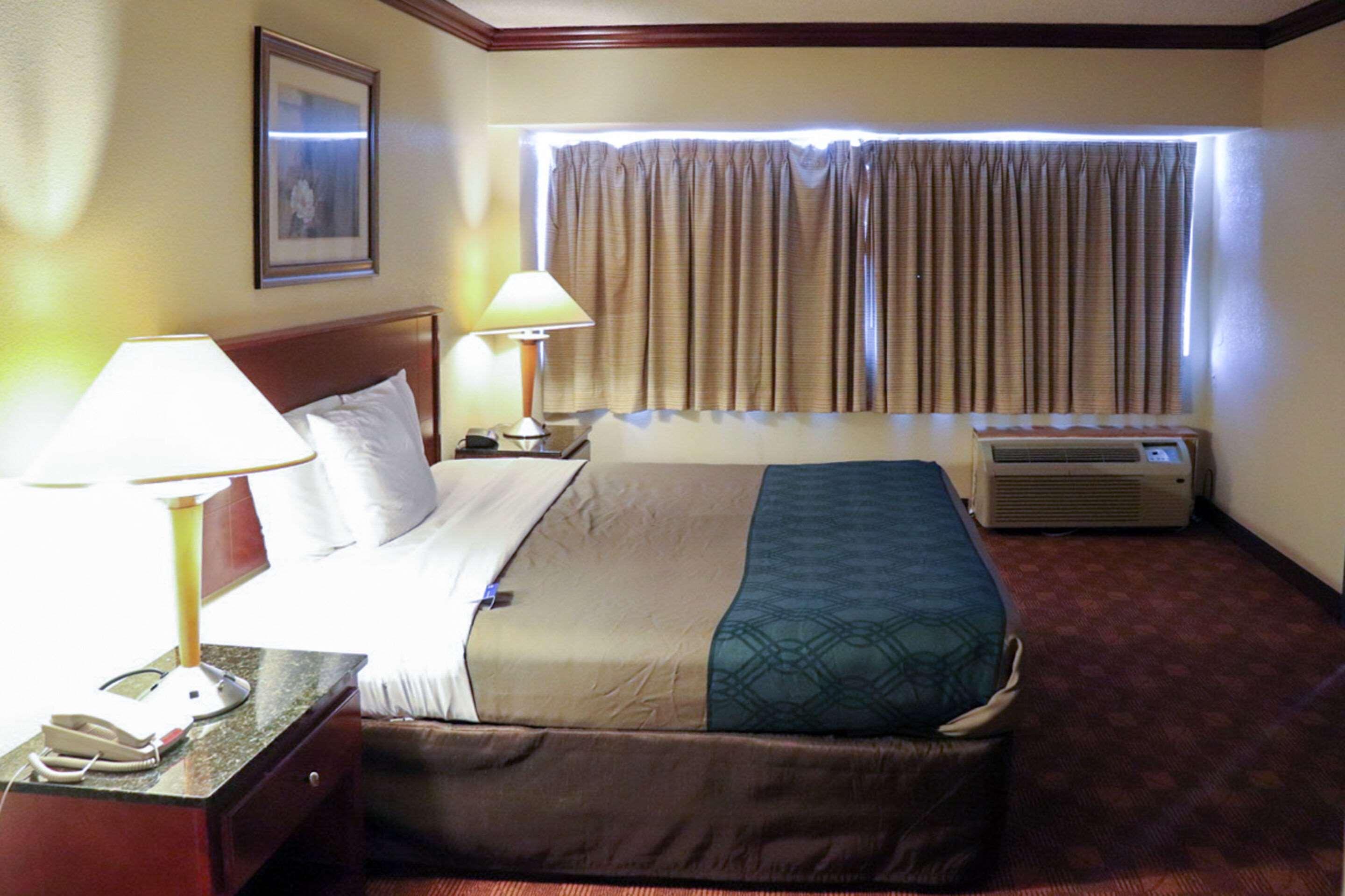 Rodeway Inn Sandston Exteriér fotografie