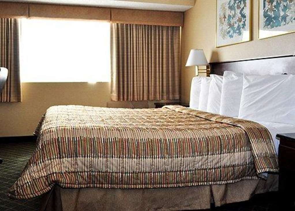 Rodeway Inn Sandston Pokoj fotografie