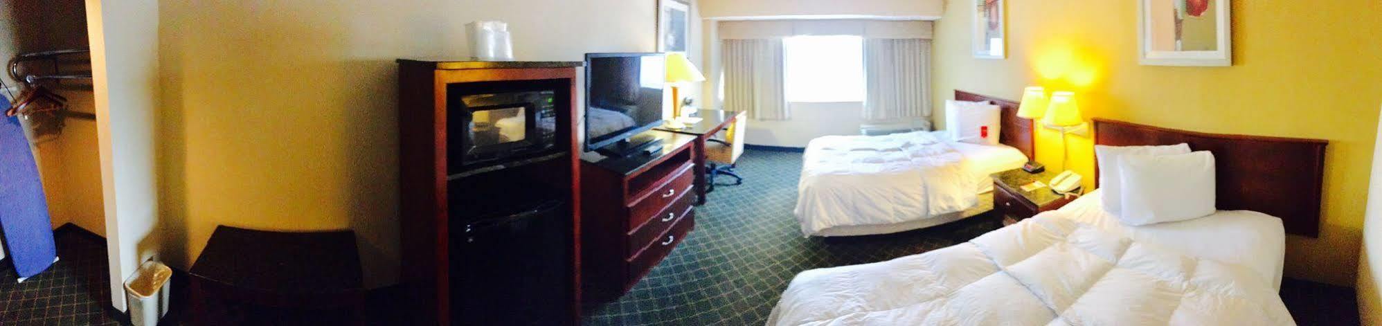 Rodeway Inn Sandston Exteriér fotografie